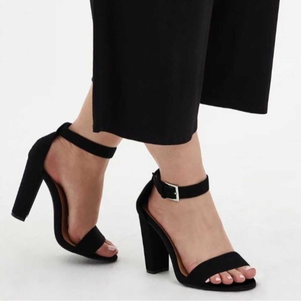 Torrid Staci Extra WIDE size 8.5 Faux Suede Ankle Strap Sandal Single Sole Heels